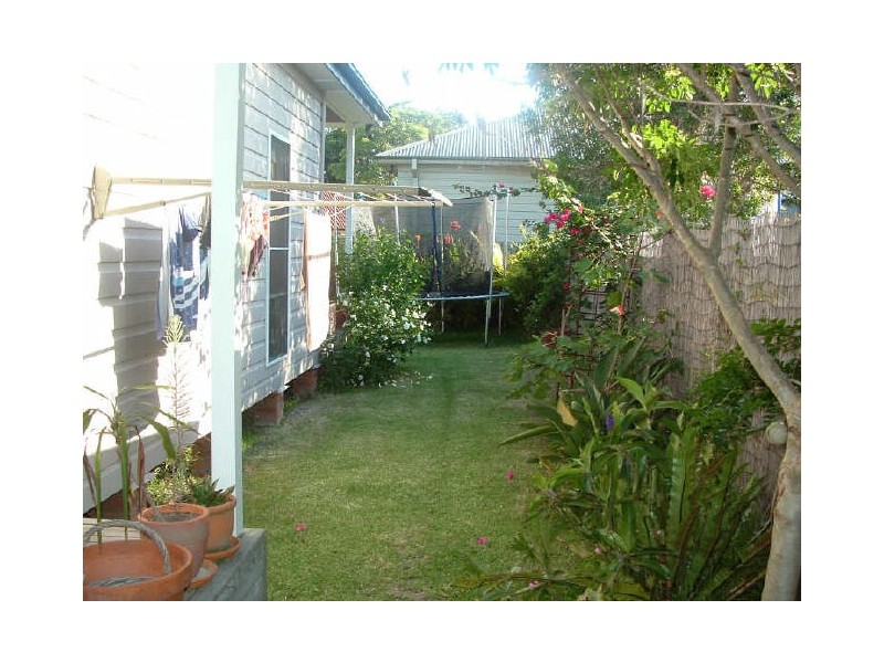 33 Fourth Street, Adamstown NSW 2289