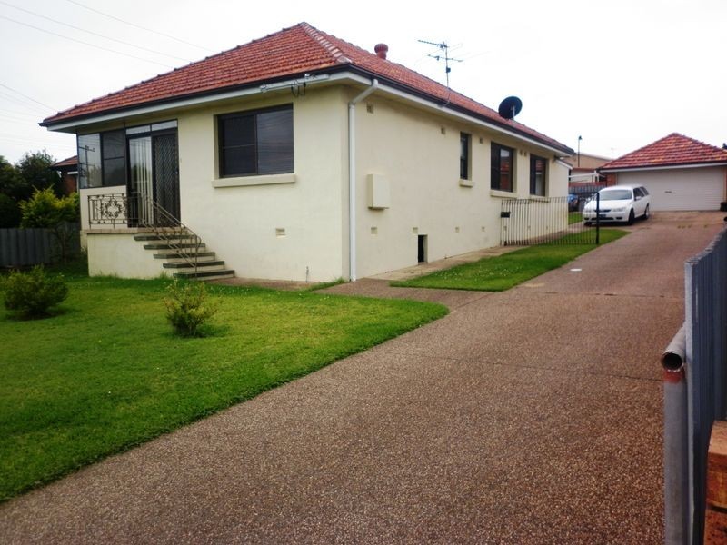 8 Marsden Street, Shortland NSW 2307