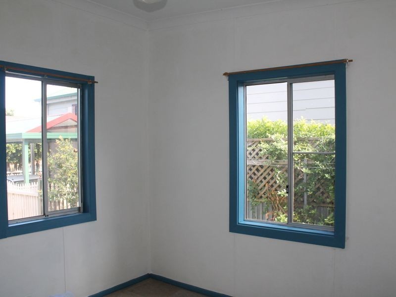 24 Gulliver Street, Hamilton NSW 2303