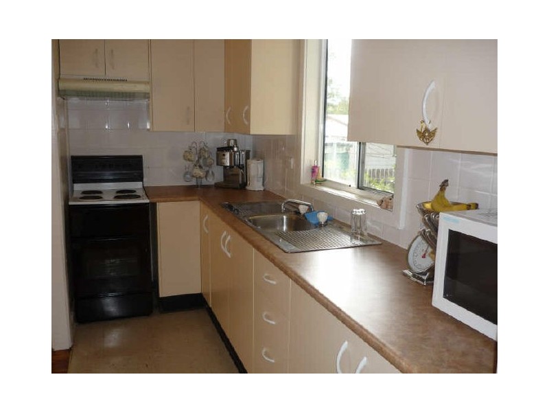 306 Lake Road, Glendale NSW 2285