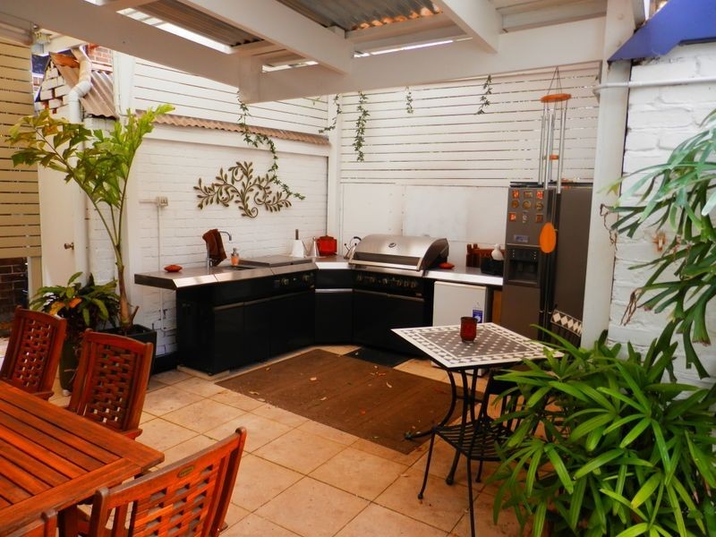 35 Queen Street, Cooks Hill NSW 2300