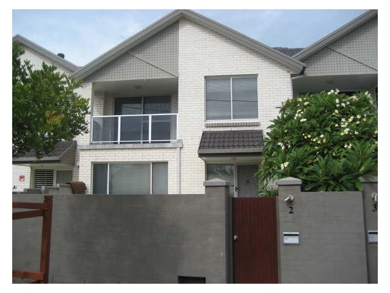 2/1 Bar Beach Avenue, The Junction NSW 2291