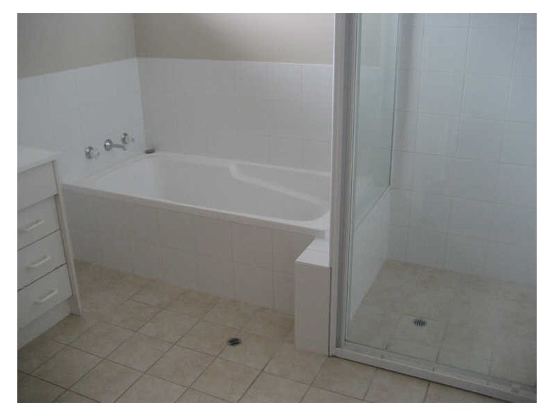 2/1 Bar Beach Avenue, The Junction NSW 2291