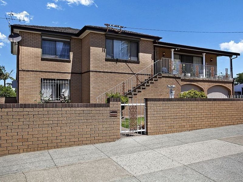 169 Denison Street, Hamilton NSW 2303