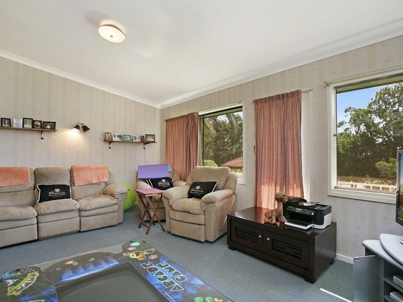 22 Butler Crescent, Warners Bay NSW 2282