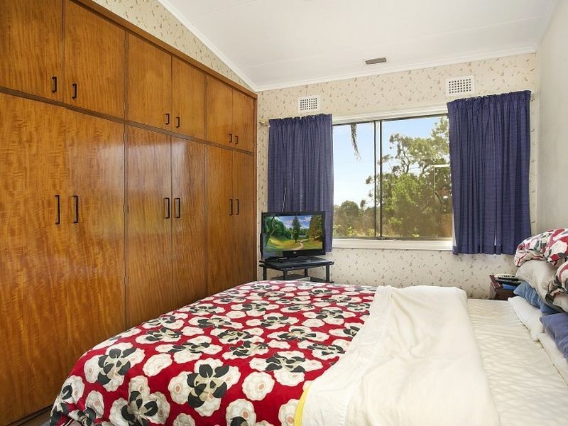 22 Butler Crescent, Warners Bay NSW 2282