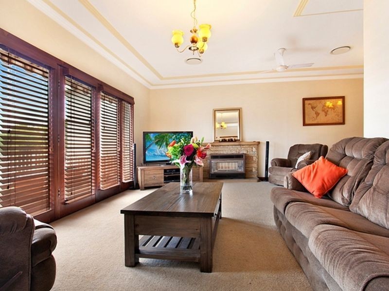 9 Boronia Avenue, Adamstown Heights NSW 2289