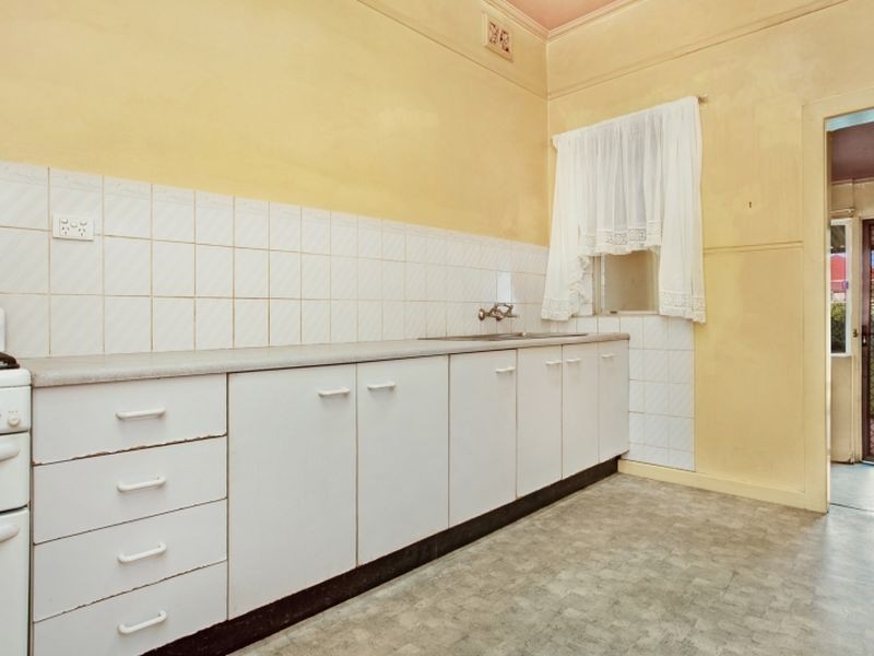 25 Holt Street, Mayfield East NSW 2304