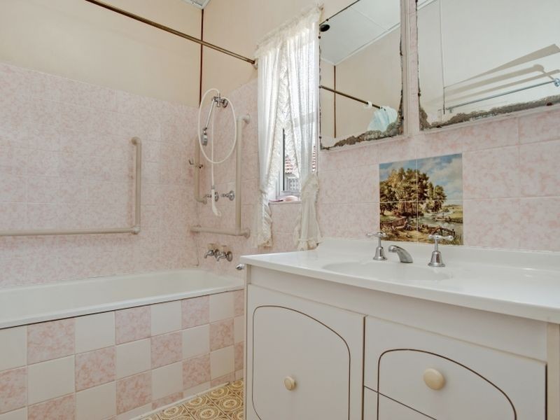 36 Hanbury Street, Mayfield NSW 2304