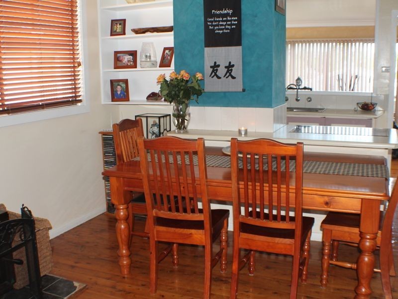 242 Warners Bay Road, Mount Hutton NSW 2290