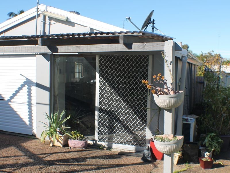 242 Warners Bay Road, Mount Hutton NSW 2290