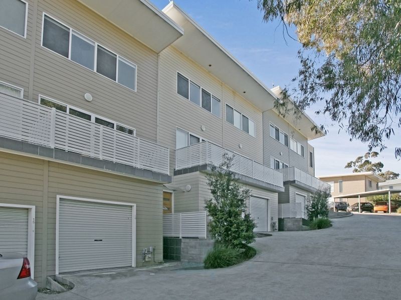 16/4 Crawford Lane, Mount Hutton NSW 2290