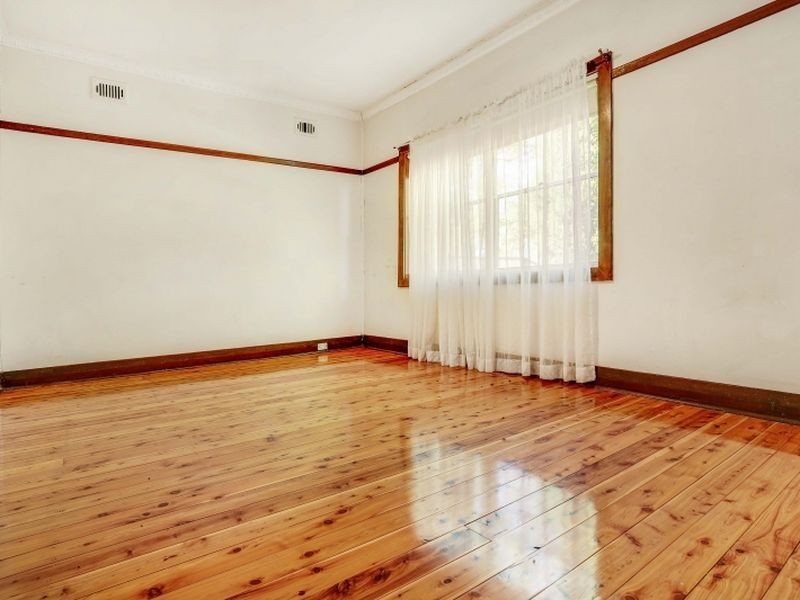 84 Rae Crescent, Kotara NSW 2289