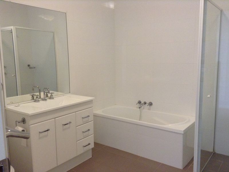 18/4 Crawford Lane, Mount Hutton NSW 2290