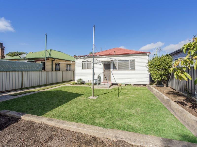 6 Macquarie Street, Mayfield NSW 2304
