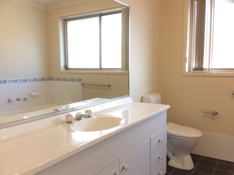 4/3 Lovell Parade, Shortland NSW 2307