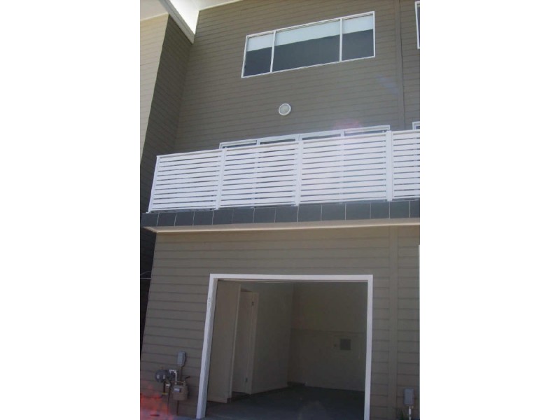 30 & 31/4 Crawford Lane, Mount Hutton NSW 2290