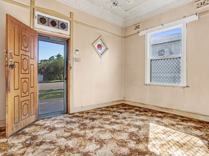 6 Burnett Street, Mayfield West NSW 2304