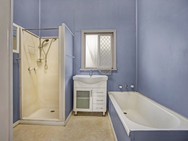 6 Burnett Street, Mayfield West NSW 2304