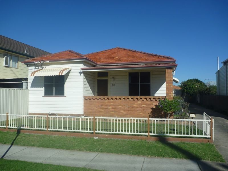 92 Broadmeadow Road, Broadmeadow NSW 2292