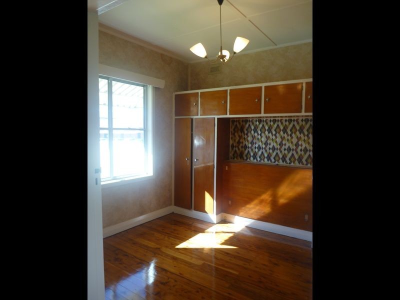 92 Broadmeadow Road, Broadmeadow NSW 2292