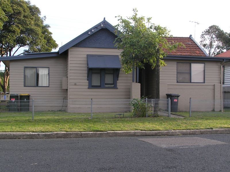 2/18 Wyvern Street, Mayfield NSW 2304