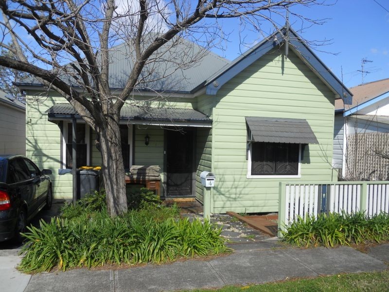 4 Arnold Street, Mayfield NSW 2304