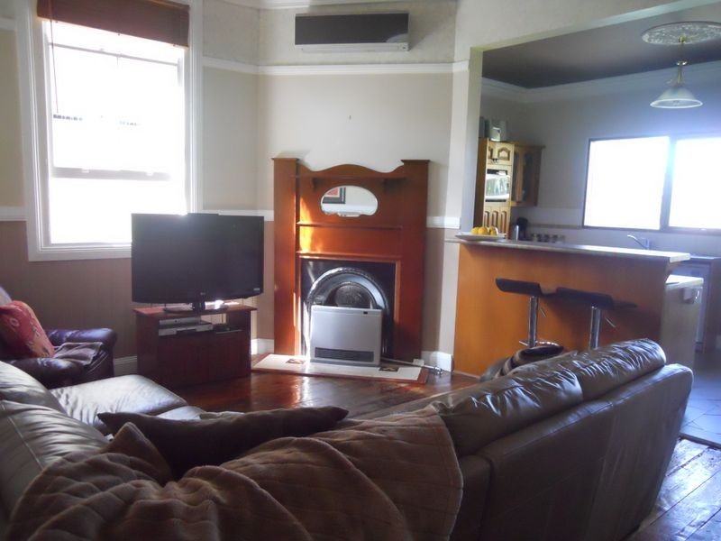 4 Arnold Street, Mayfield NSW 2304