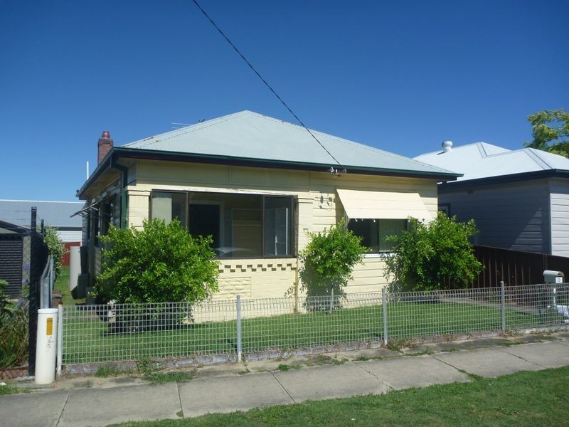 8 Orlando Road, Lambton NSW 2299