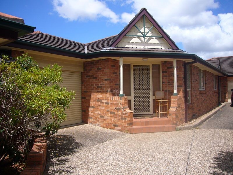 2/27 Illalung Rd, Lambton NSW 2299