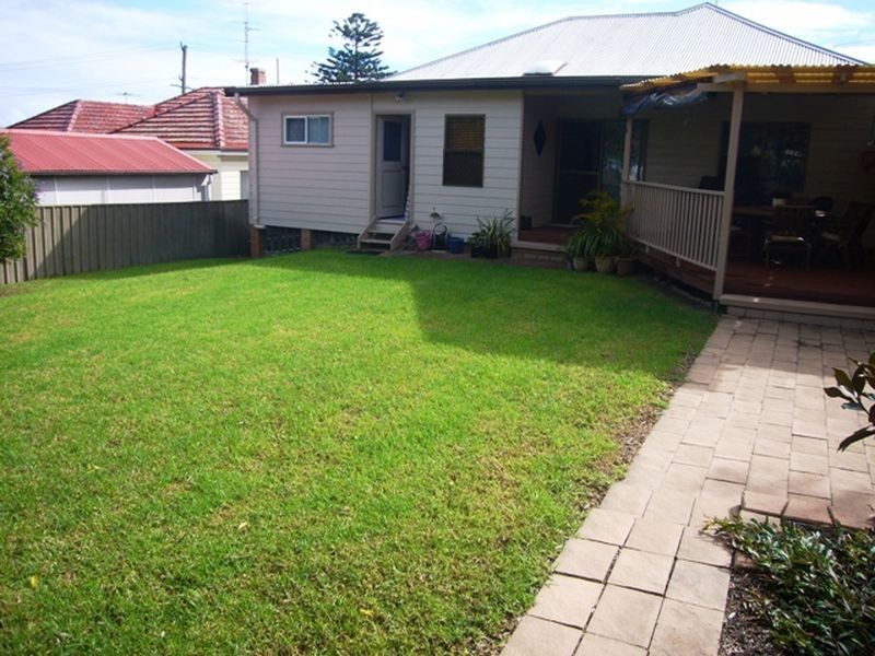 3 Irvine Street, Garden Suburb NSW 2289
