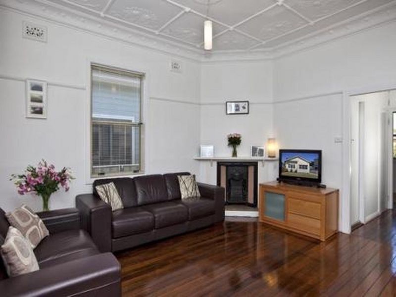 36 Brett Street, Georgetown NSW 2298