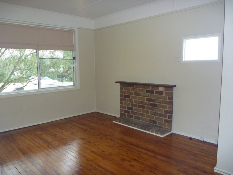 306 Lake Road, Glendale NSW 2285