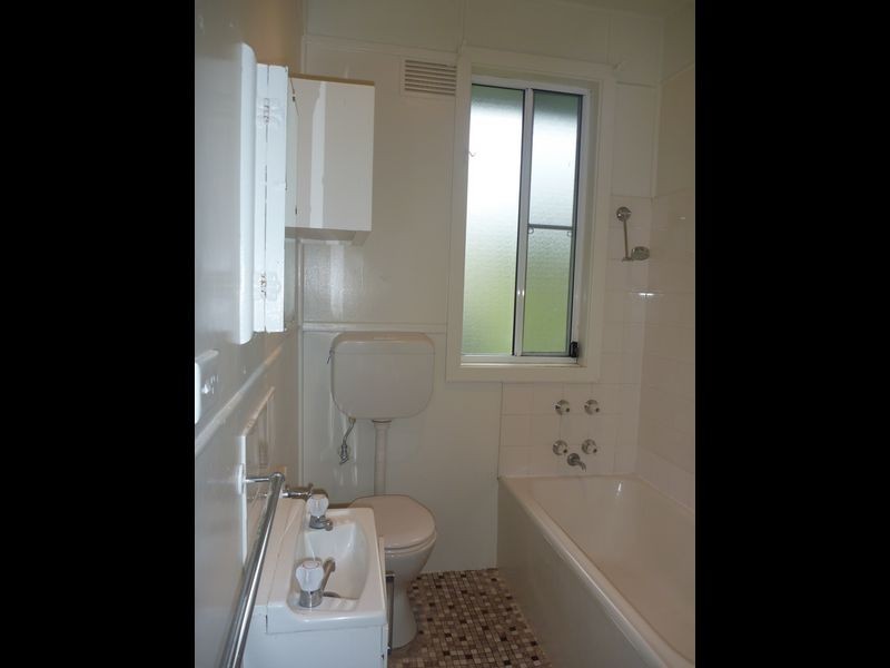 306 Lake Road, Glendale NSW 2285