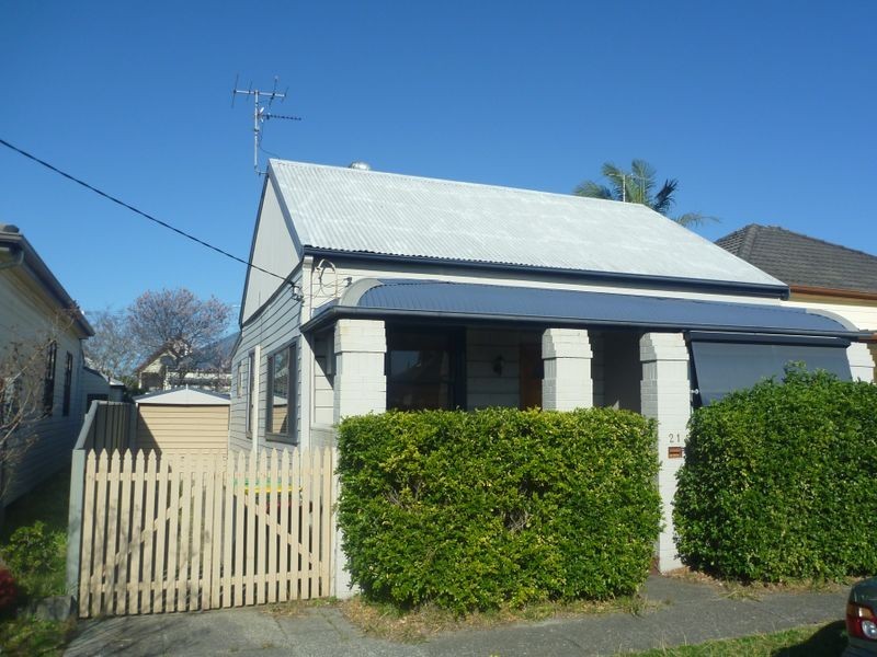 21 Gulliver Street, Hamilton NSW 2303