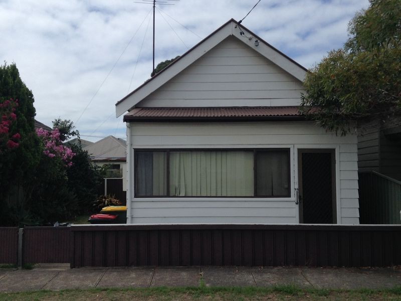 51 Smith Street, Mayfield East NSW 2304