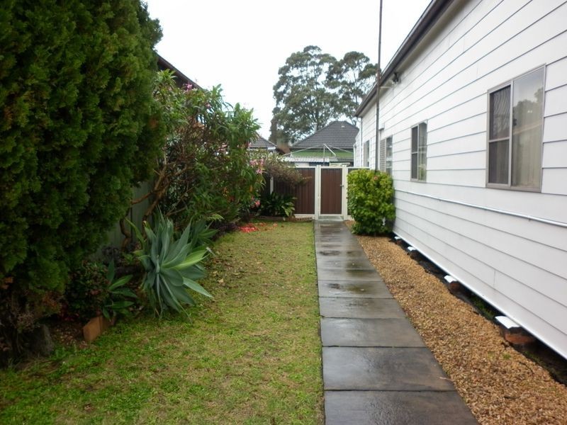 51 Smith Street, Mayfield East NSW 2304