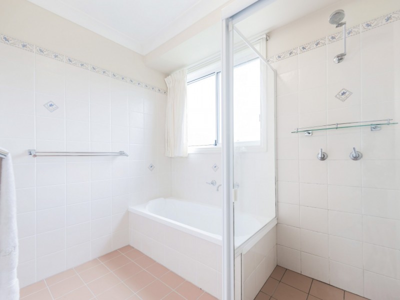 66 Flamingo Drive, Cameron Park NSW 2285