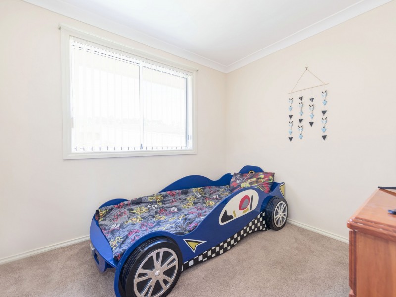 66 Flamingo Drive, Cameron Park NSW 2285