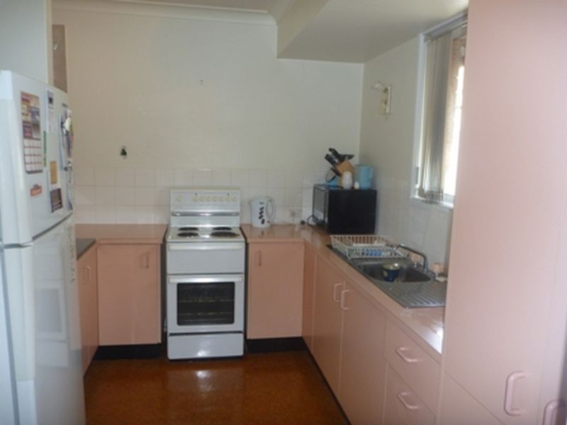 4/2 Eino, Eleebana NSW 2282