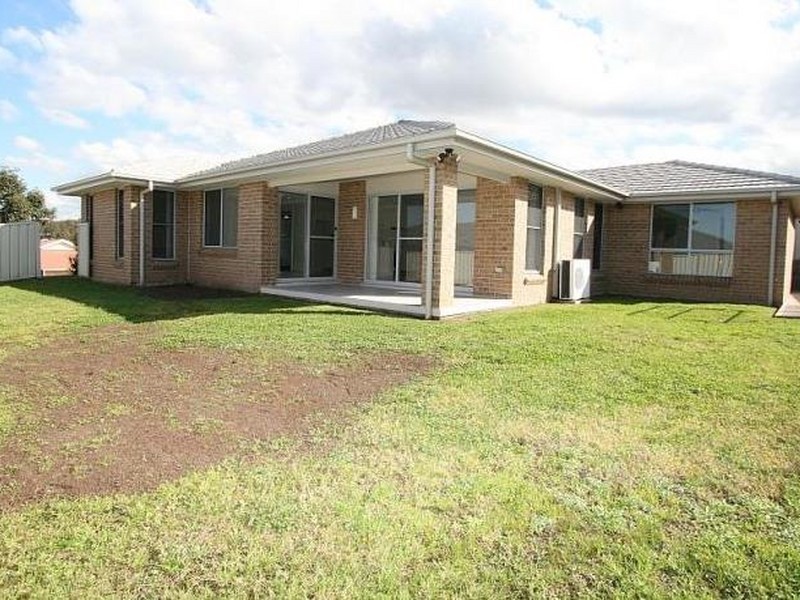 18 Northridge Drive, Cameron Park NSW 2285
