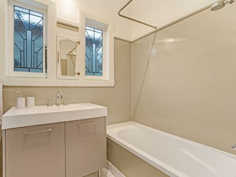 5 Melville Road, Broadmeadow NSW 2292