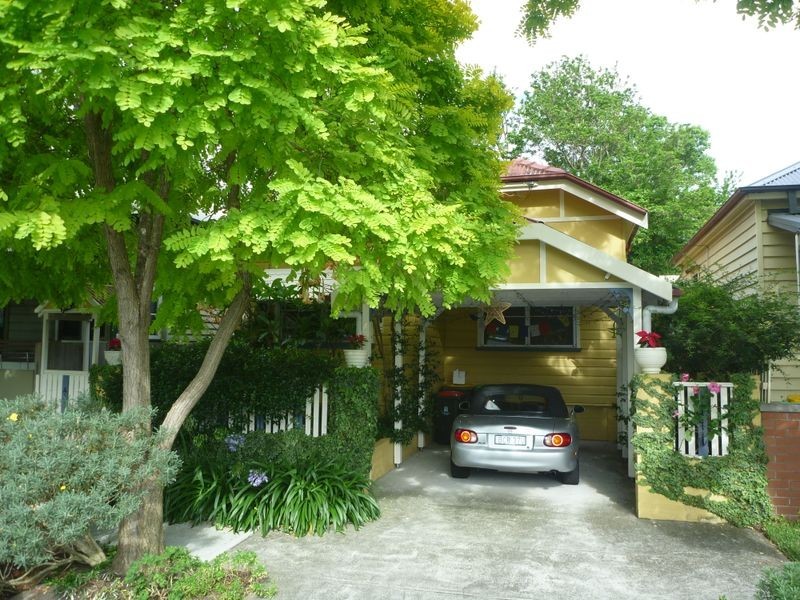 5 Oliver Street, Hamilton NSW 2303