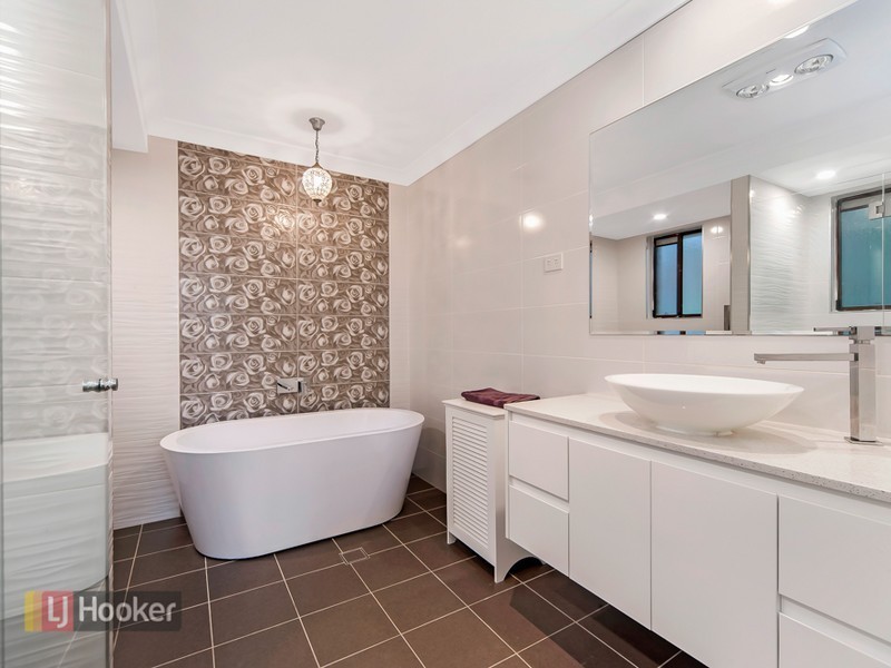 27 Hyde Avenue, Glenhaven NSW 2156