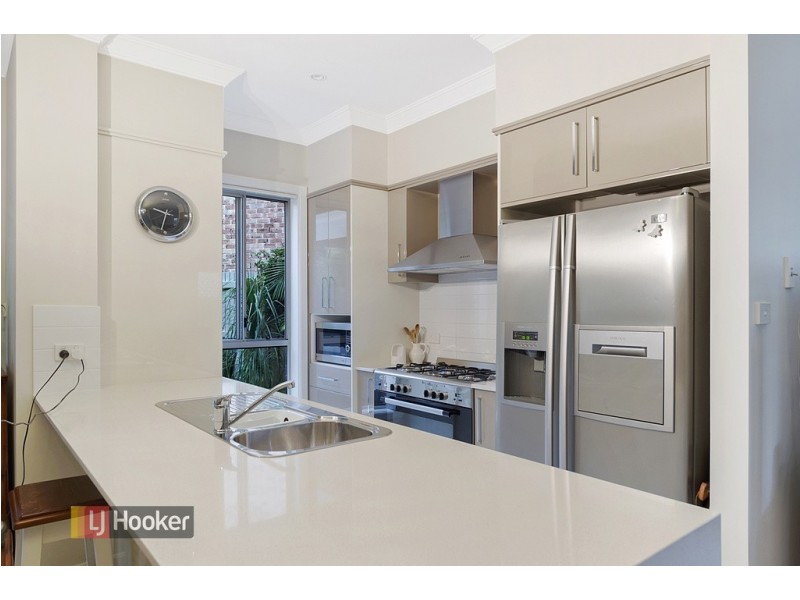 10 Newport Way, Stanhope Gardens NSW 2768