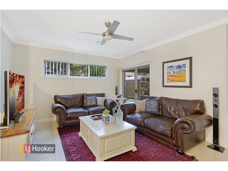 10 Newport Way, Stanhope Gardens NSW 2768