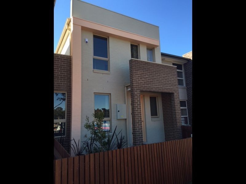 33 Caddies Boulevard, Rouse Hill NSW 2155