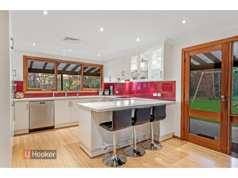 6 Raym Road, Kenthurst NSW 2156