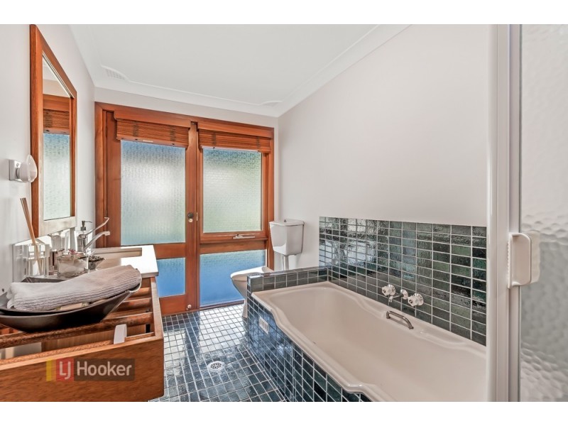 6 Raym Road, Kenthurst NSW 2156