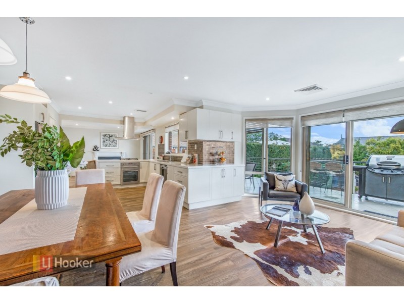 4 Ravensbourne Circuit, Dural NSW 2158